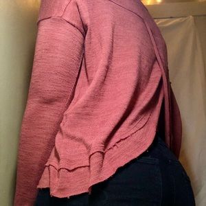 American Eagle Outfitters©️ Scalloped Back Sweater